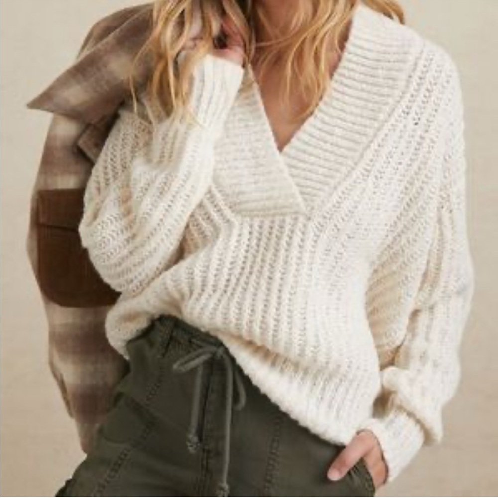 Anthro Pilcro Joyce Chunky V Neck Sweater Cream Oversized Cozy Cottagecore L